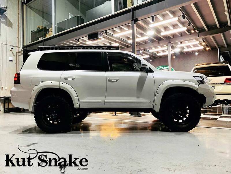 Kut Snake Flares for Toyota Landcruiser 200 Series ABS